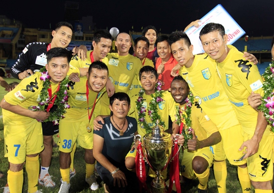 Ngày này năm xưa: Hà Nội FC vô địch V-League trong mùa giải ‘’kỳ lạ”